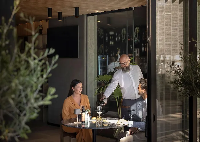 Aminess Younique Narrivi 茨里克韦尼察