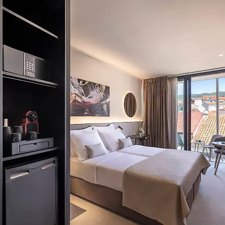 Aminess Younique Narrivi