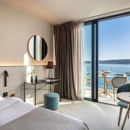 Hotel Aminess Younique Narrivi 5*